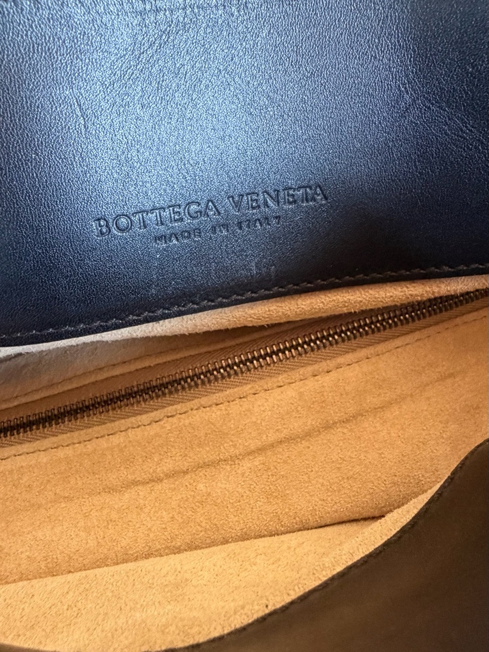 BOTTEGA VENETA Black Suede/ Napa Leather Intrecciato Shoulder Bag. Mint! MEDIUM. - Picture 5 of 13